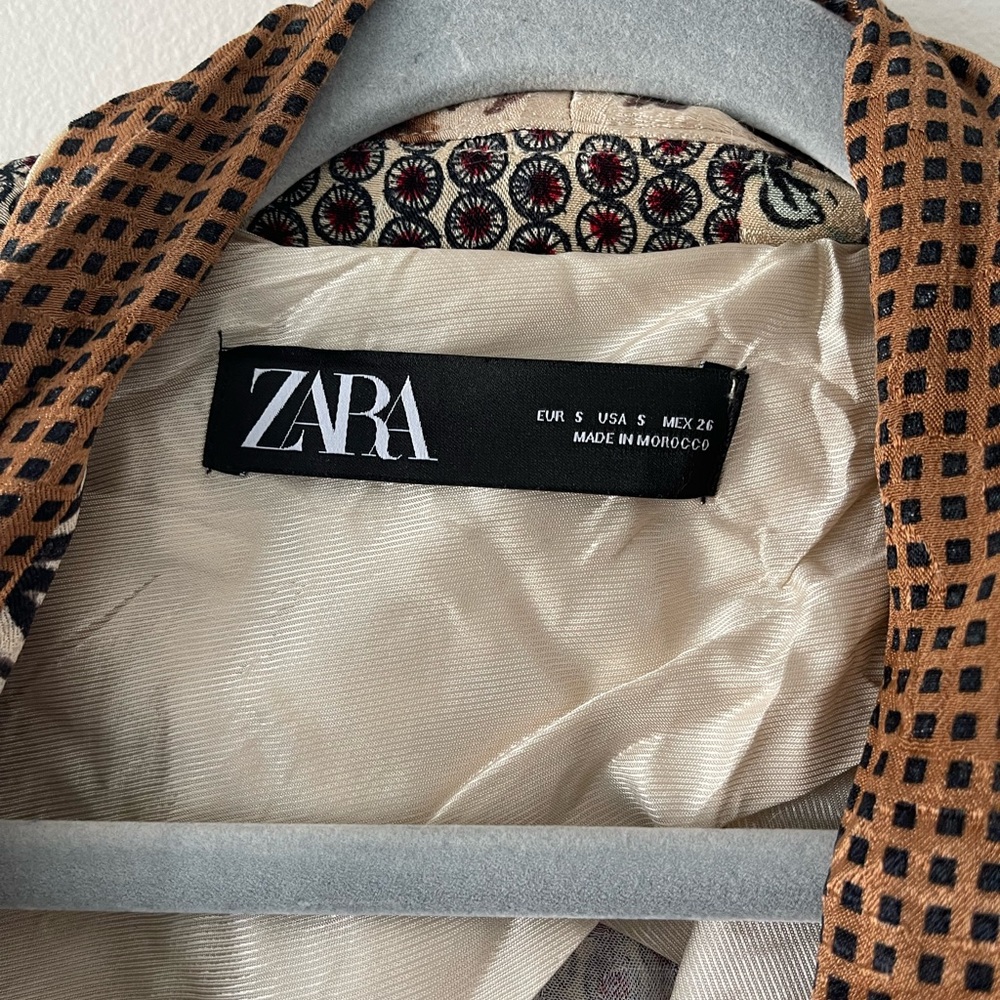 Floral Zara Robe - Picture 2 of 3